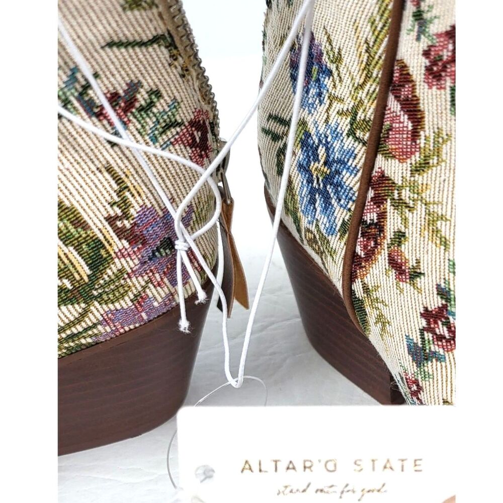 NWT Altar'd State Women's Floral Patterned Western Boots Size 7 - Picture 2 of 6